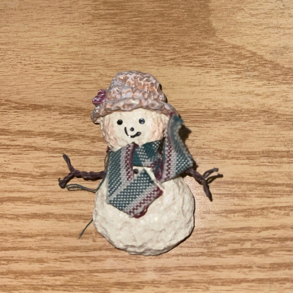 Snowman broach